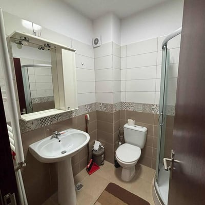 Alquiler de un cómodo apartamento de 1 habitación con cocina independiente y balcón, Chiajna, Bucarest, Rumanía